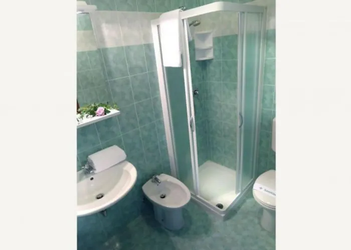 Family By Shops And Sea ビビオーネ